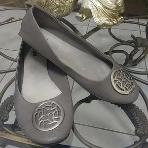 Grey ballet flats